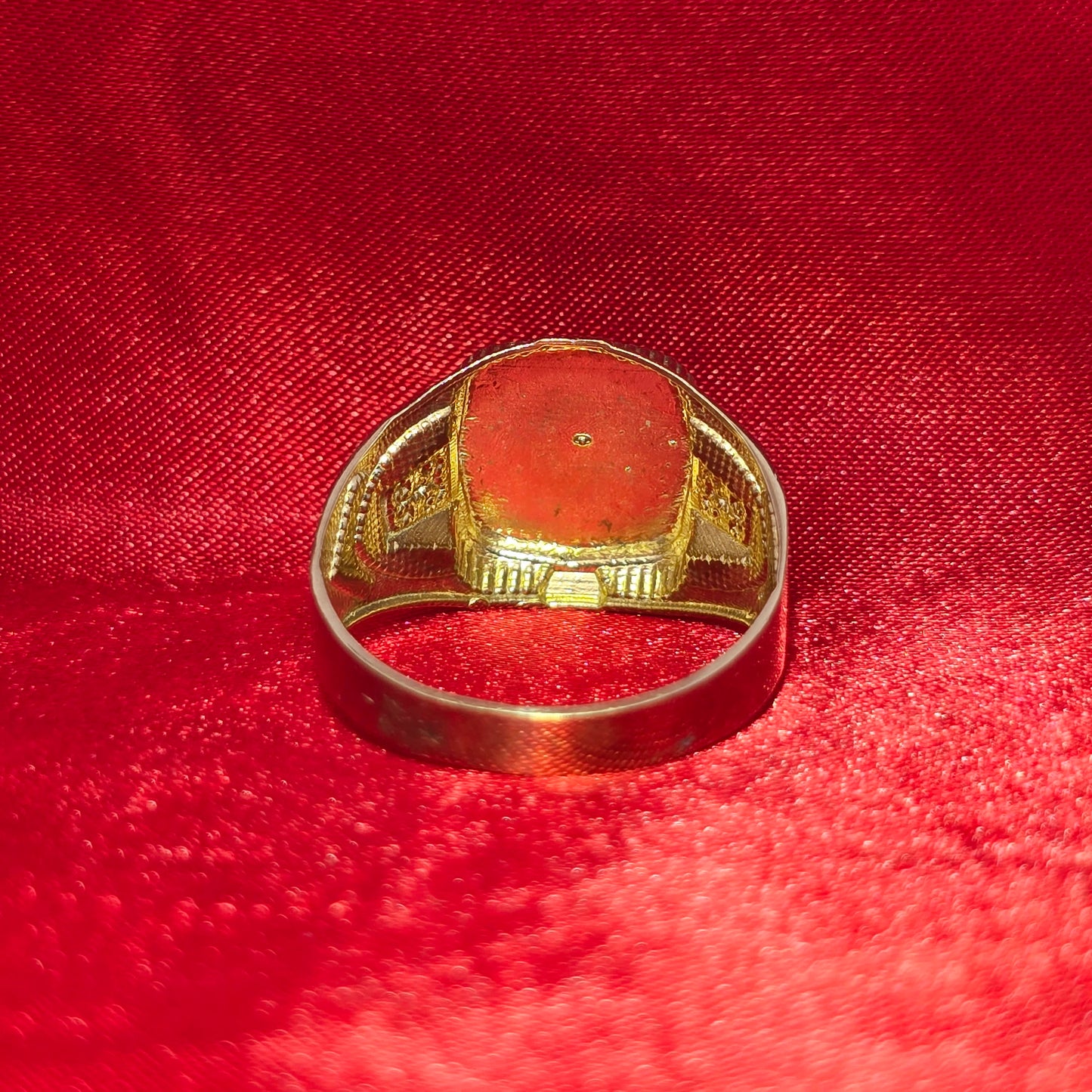10K Gold Men's Statement Ring – Engravable Personalized Jewelry