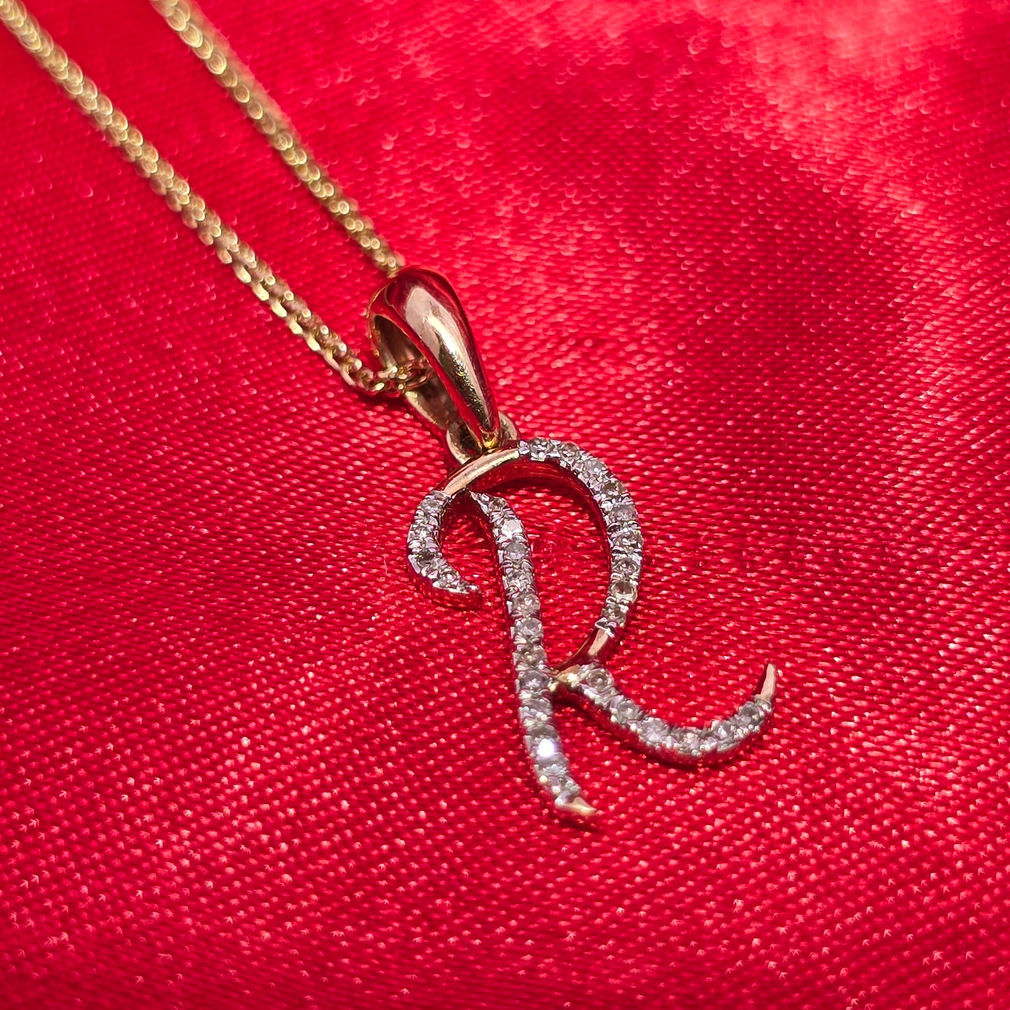 10K Yellow Gold Diamond R Initial Pendant Necklace 0.20 CTW | Jewelry Palace