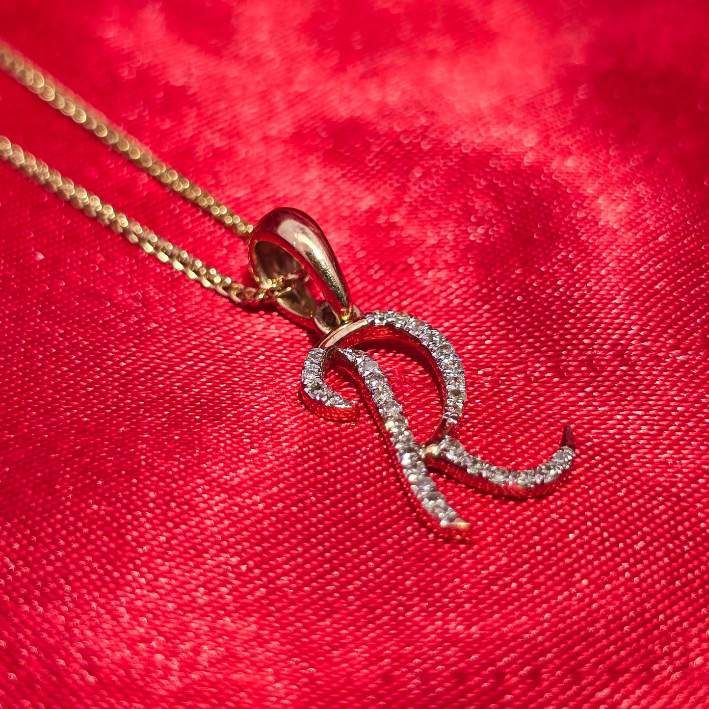 10K Yellow Gold Diamond R Initial Pendant Necklace 0.20 CTW | Jewelry Palace