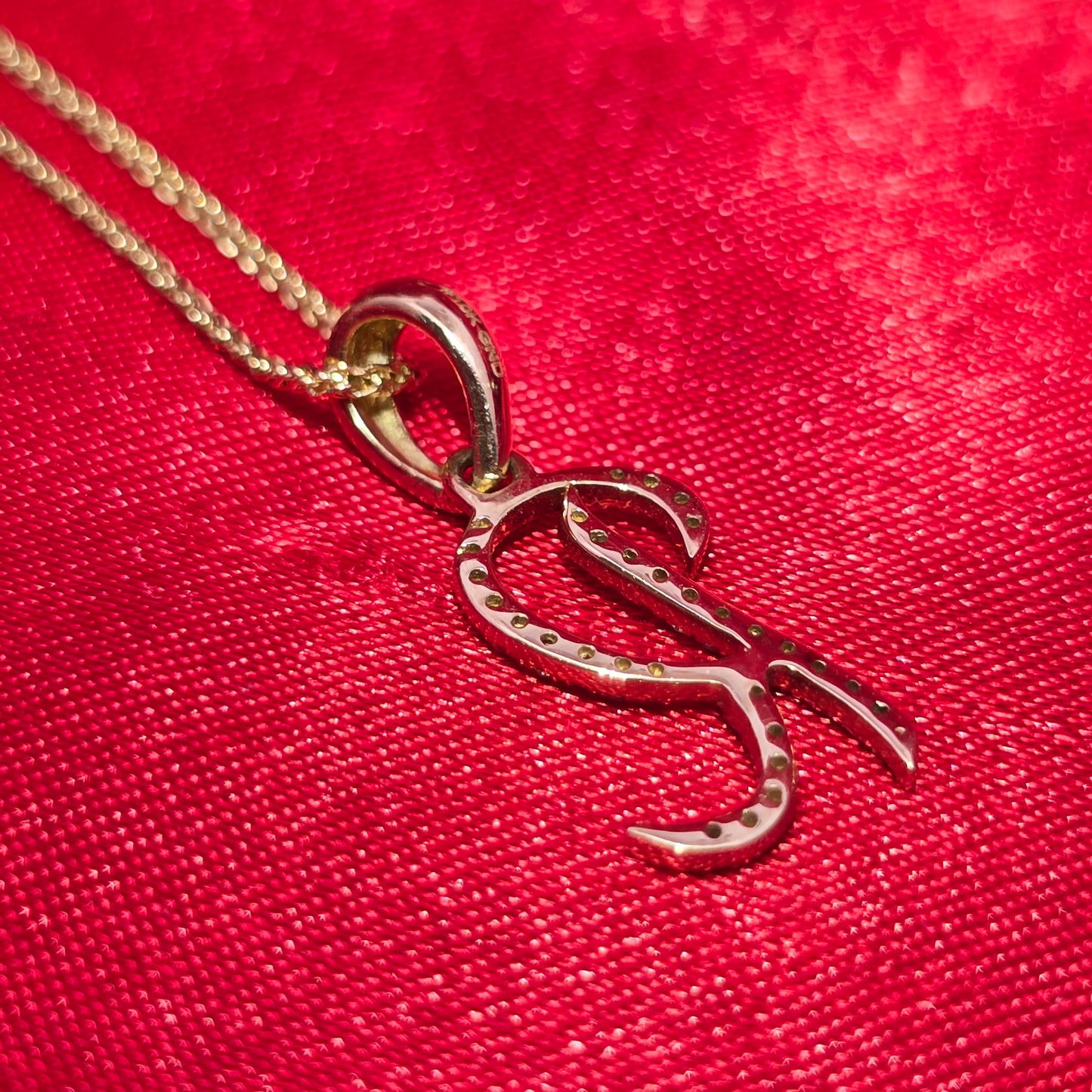 10K Yellow Gold Diamond R Initial Pendant Necklace 0.20 CTW | Jewelry Palace