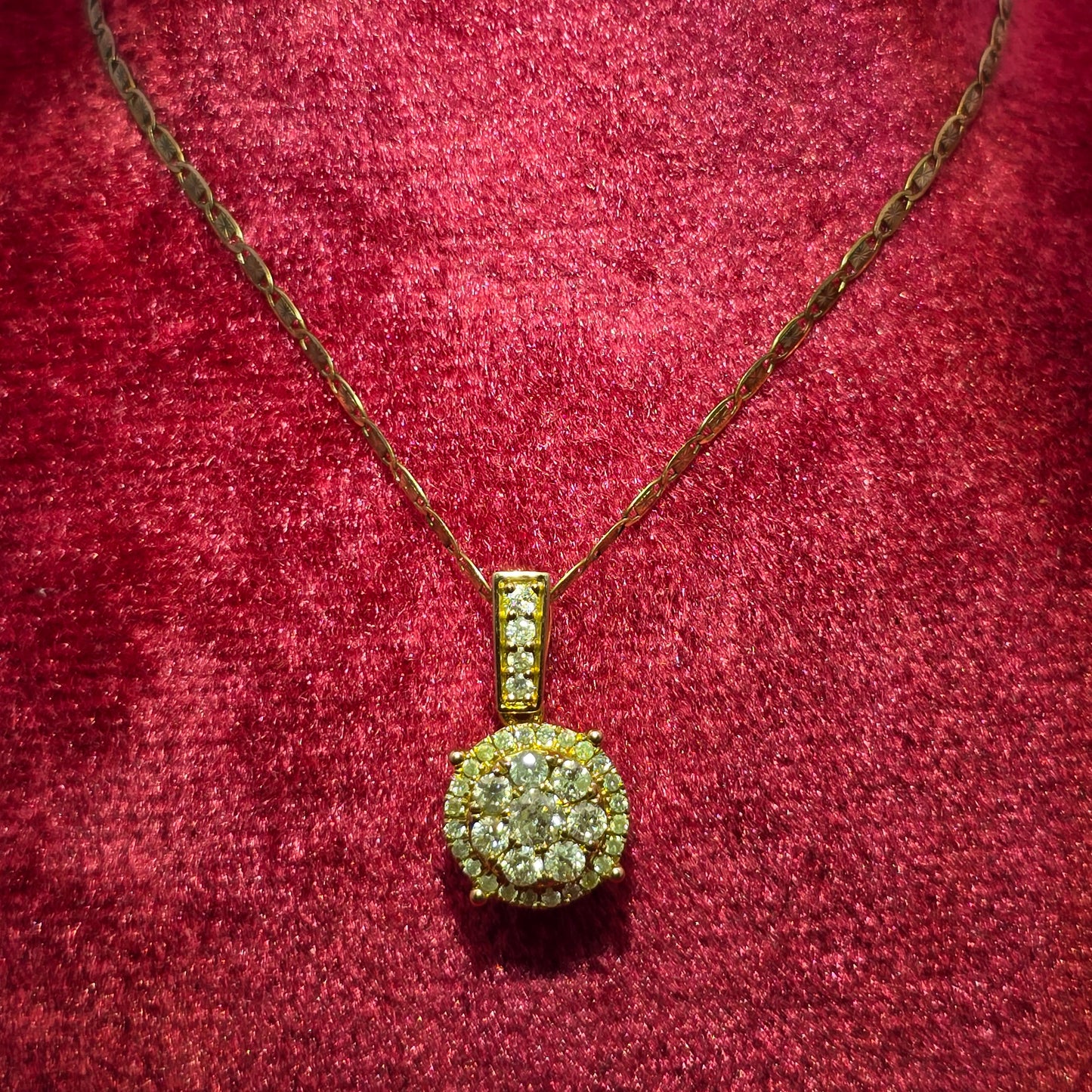 10K Yellow Gold Diamond Flower Pendant Necklace for Women 0.65 CTW | Jewelry Palace