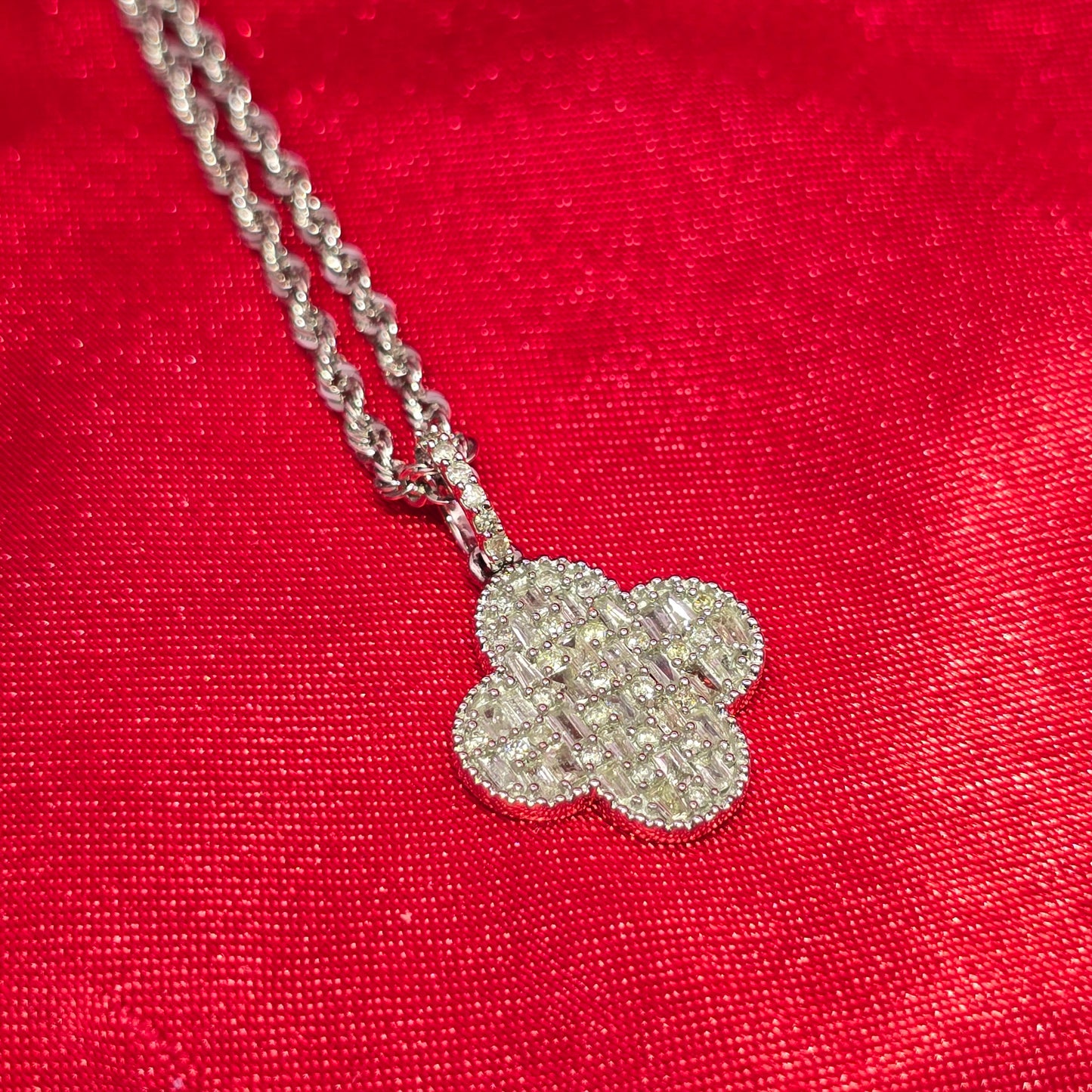 10K White Gold Diamond Clover Pendant Necklace for Women | 0.24 CTW