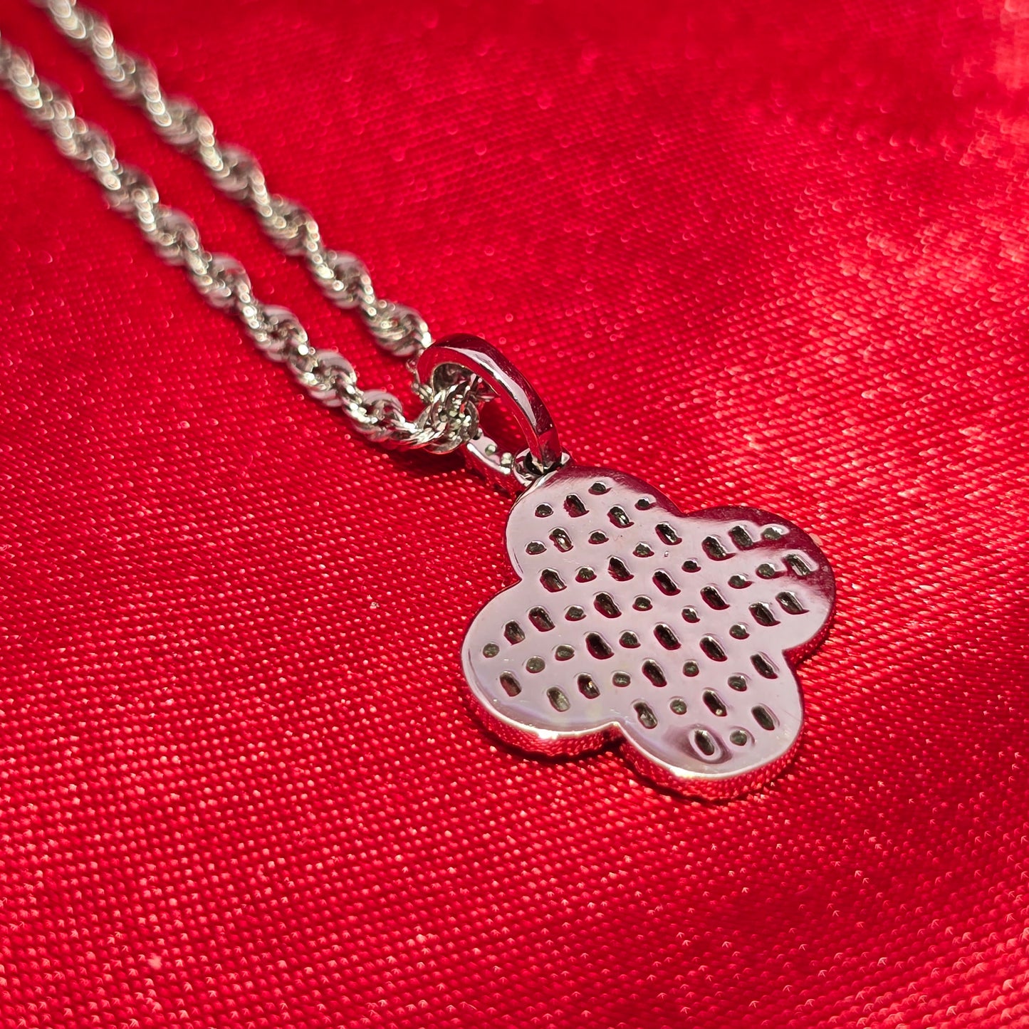 10K White Gold Diamond Clover Pendant Necklace for Women | 0.24 CTW