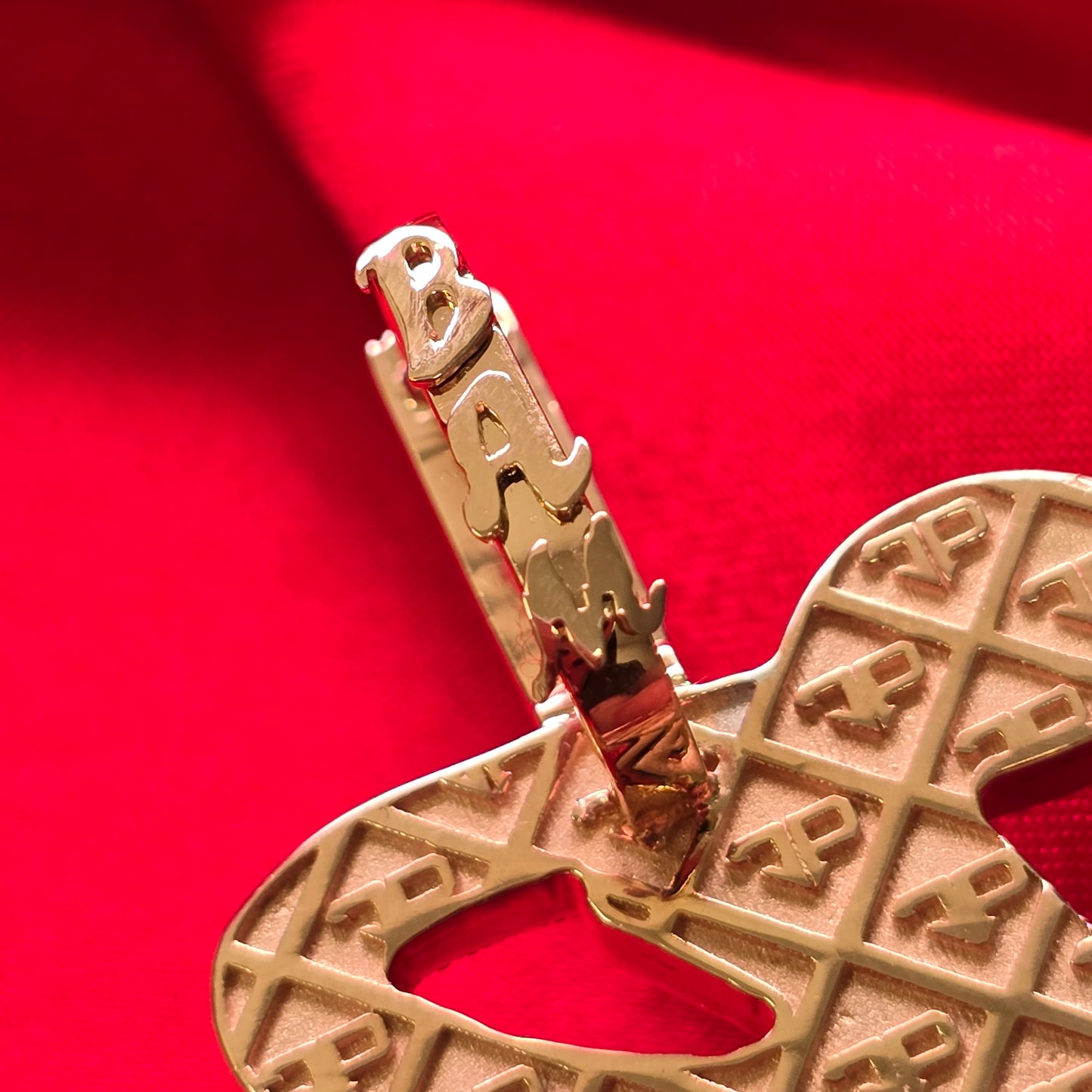 10K Gold Initial Pendant VS Natural Diamonds