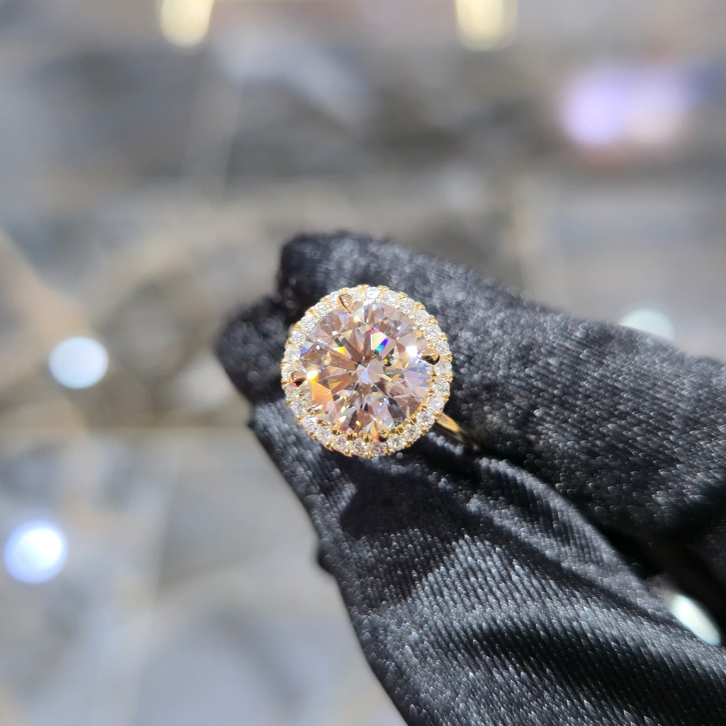 14K Gold 4.31ctw Lab Grown Diamond Round Halo Ring E VS1 4.05ct Center Statement