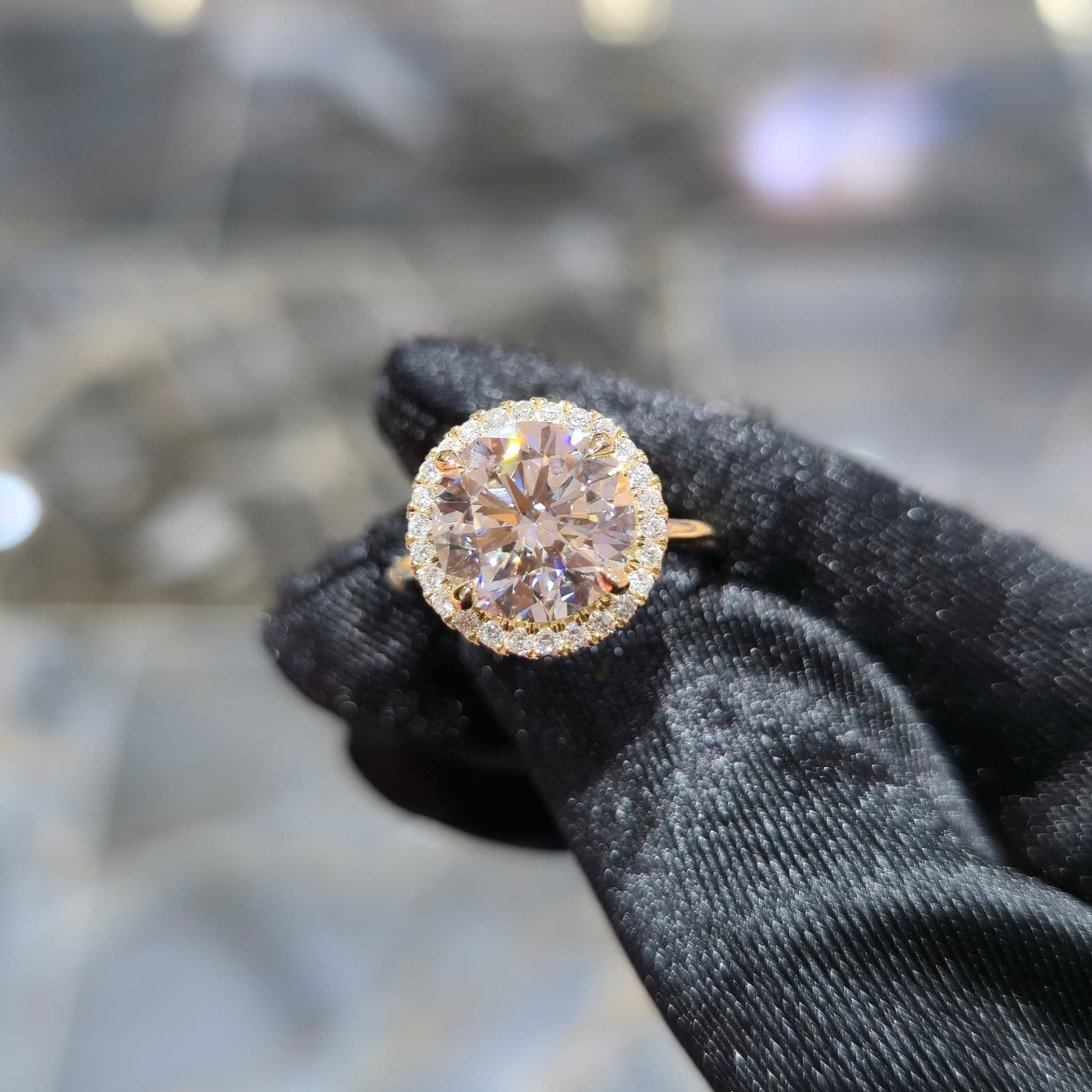 14K Gold 4.31ctw Lab Grown Diamond Round Halo Ring E VS1 4.05ct Center Statement