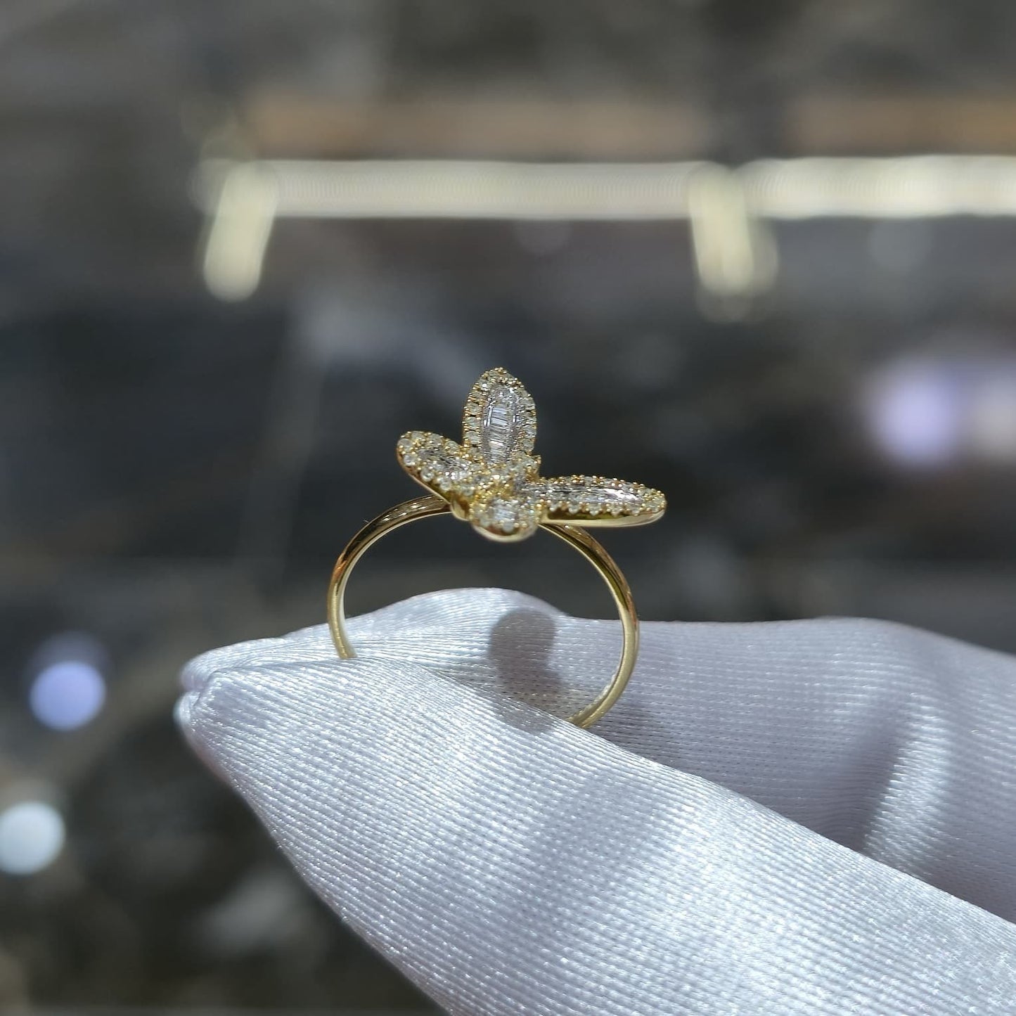 10k Solid Yellow Gold Butterfly Ring  0.33 CTW Natural Diamonds Size 7