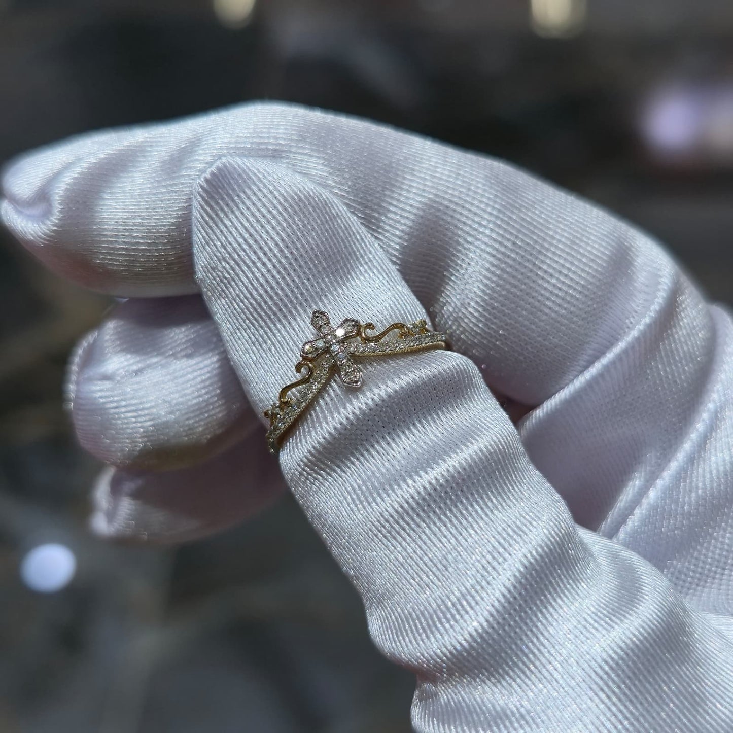 10K Yellow Gold Diamond Cross Ring 0.09 CTW Natural Diamonds Size 7 Religious