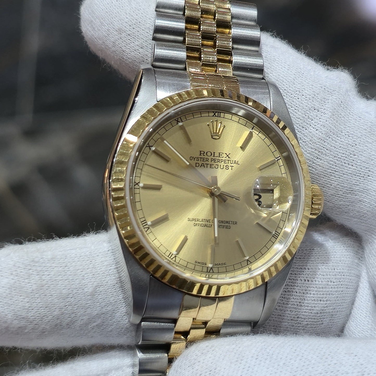 Rolex Datejust 36 16233 Champagne Dial Vintage Two Tone Jubilee Gold Steel