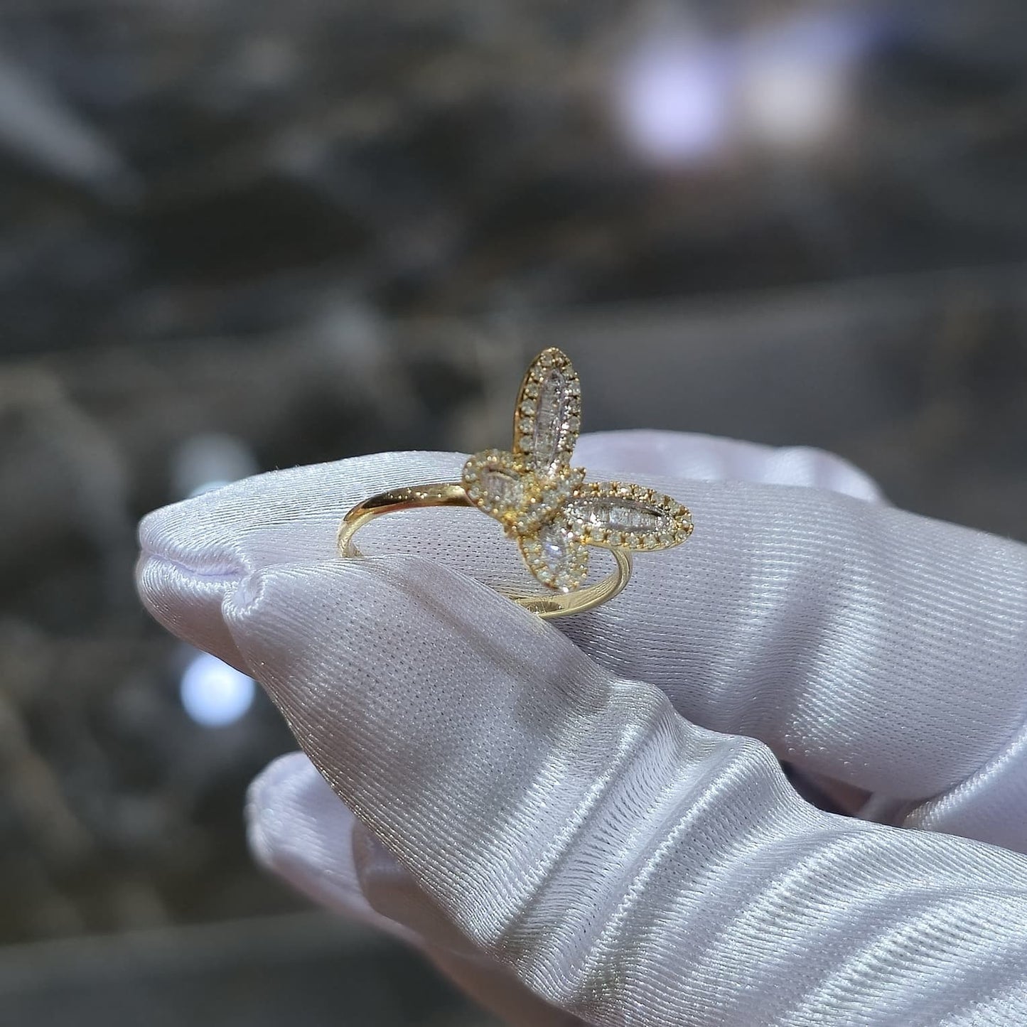 10k Solid Yellow Gold Butterfly Ring  0.33 CTW Natural Diamonds Size 7