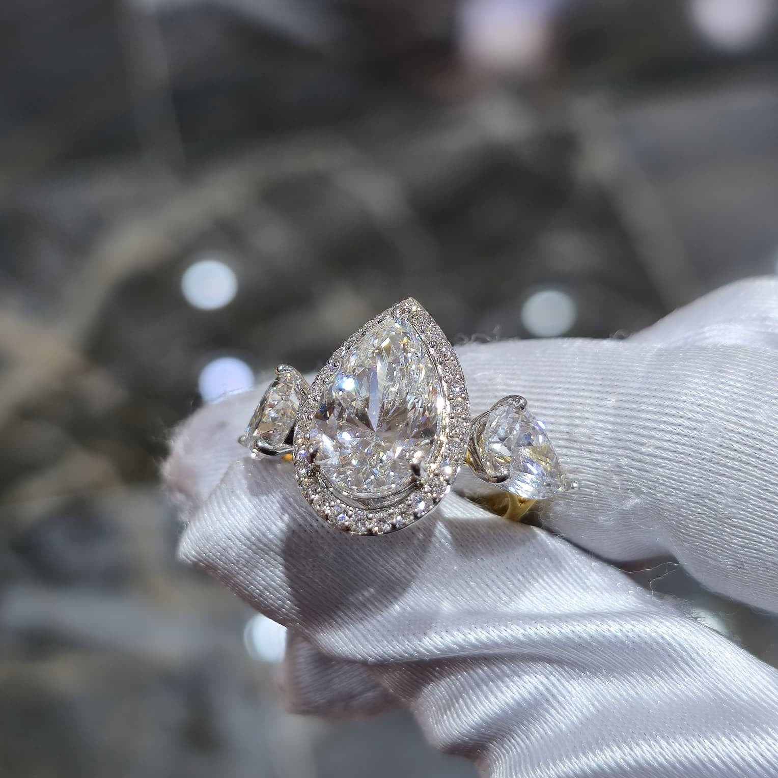 9.42CT Pear Lab Grown Diamond Engagement Ring | 14K Gold | E VVS2 | Halo 3-Stone
