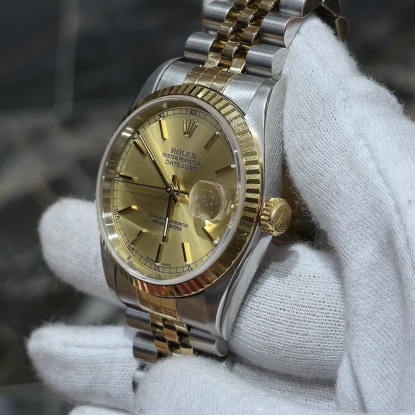 Rolex Datejust 36 16233 Champagne Dial Vintage Two Tone Jubilee Gold Steel