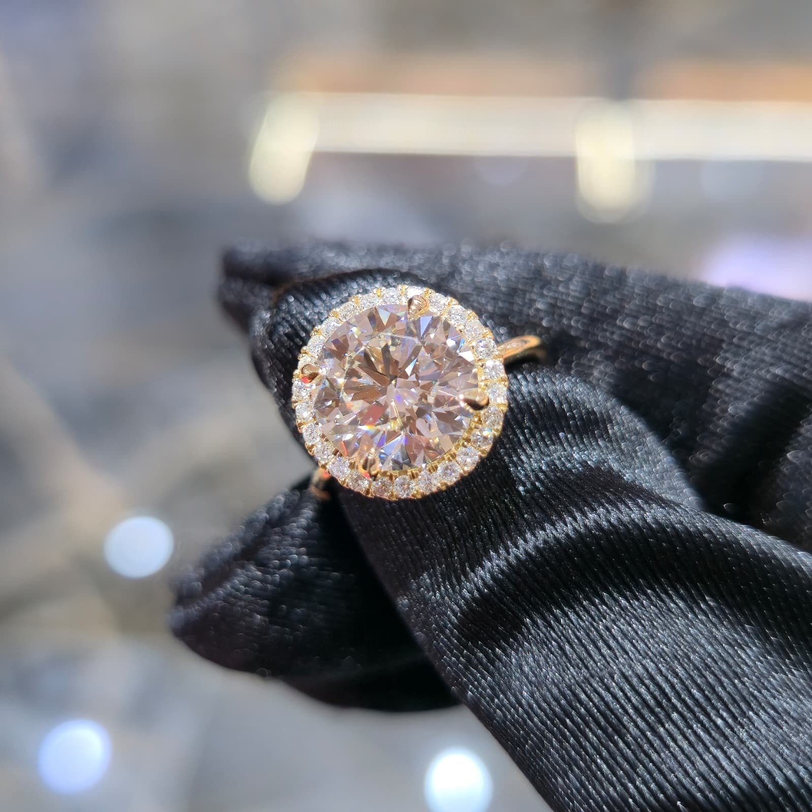 14K Gold 4.31ctw Lab Grown Diamond Round Halo Ring E VS1 4.05ct Center Statement