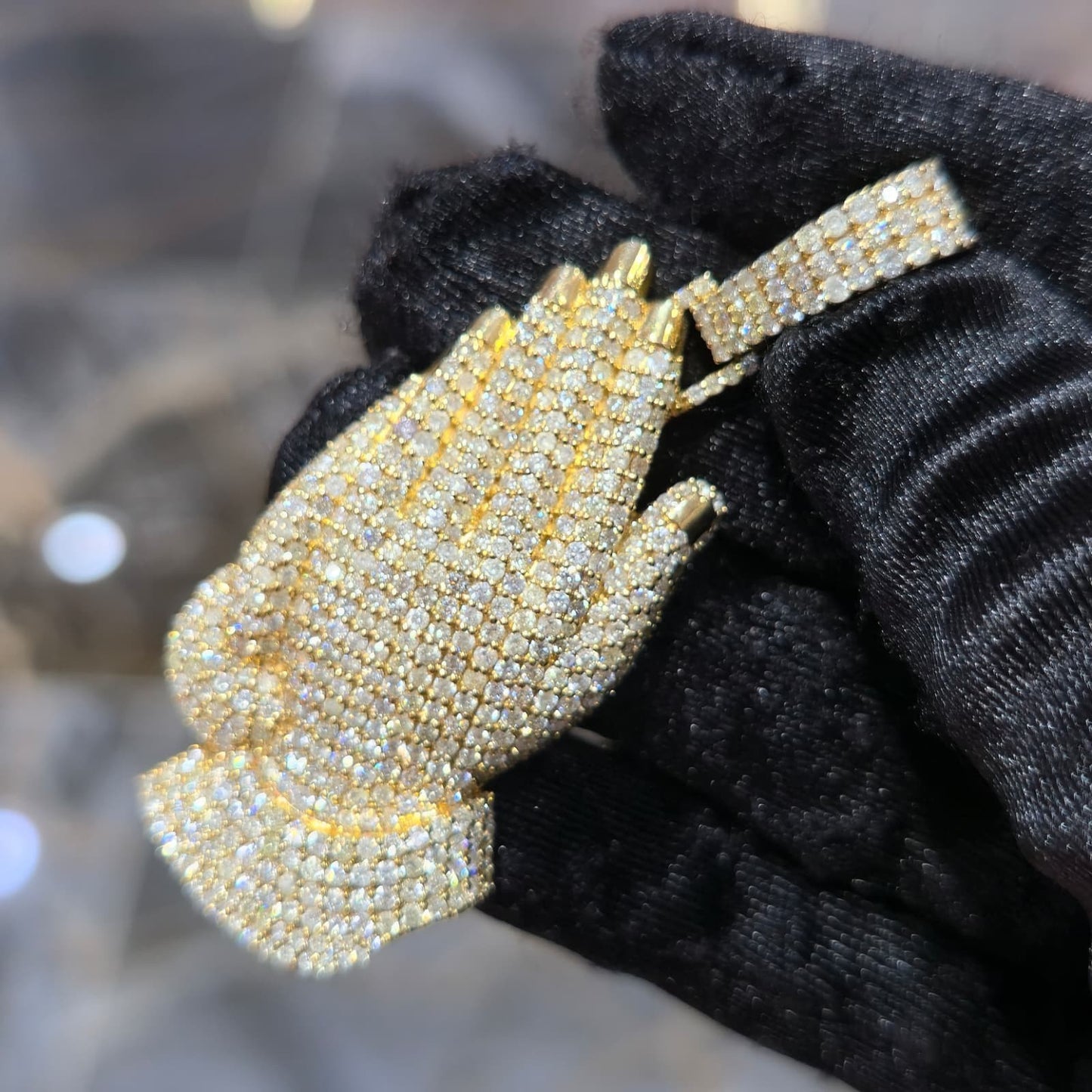 10K Gold 5.50ctw Diamond Praying Hands Pendant Iced Out Yellow Gold