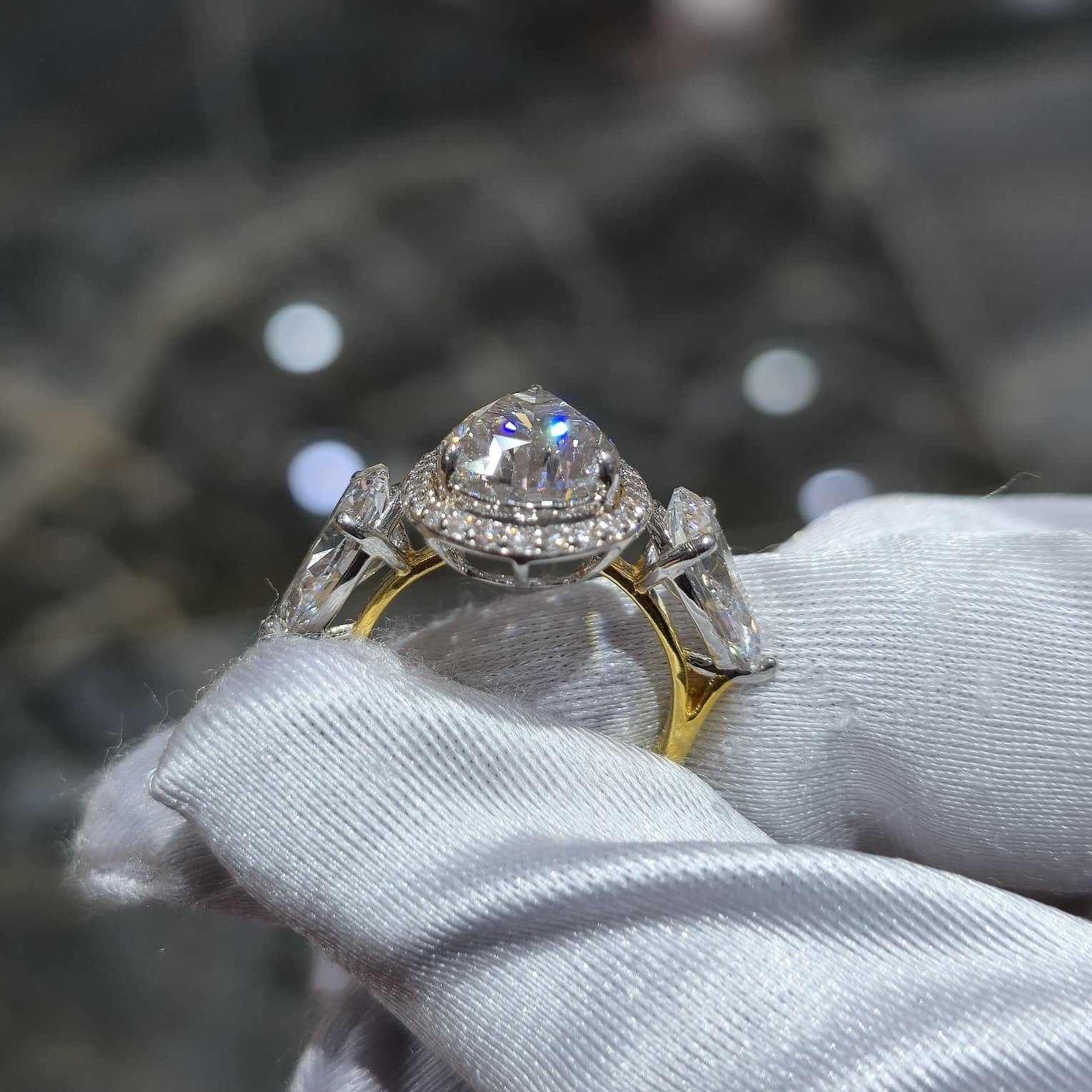 9.42CT Pear Lab Grown Diamond Engagement Ring | 14K Gold | E VVS2 | Halo 3-Stone