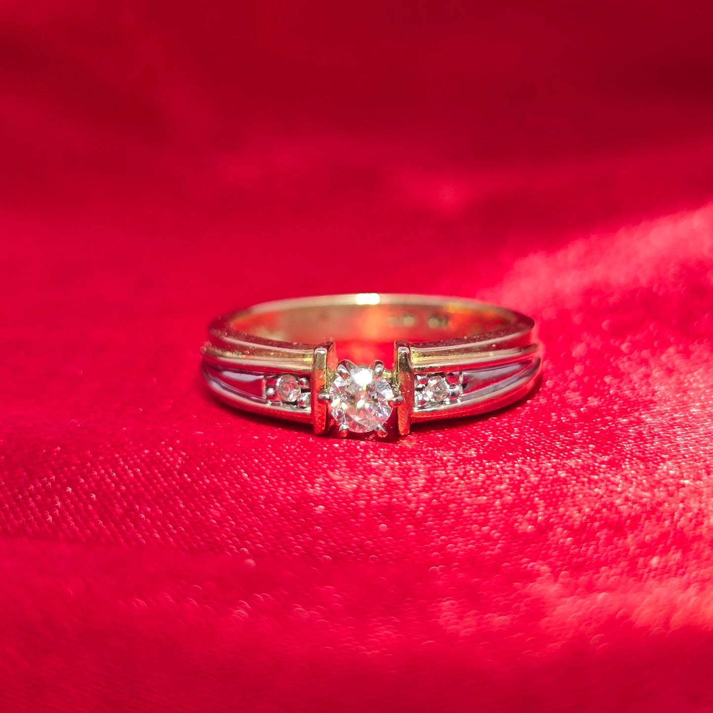 Round Ring 0.20 ctw Diamond 14K Yellow Gold
