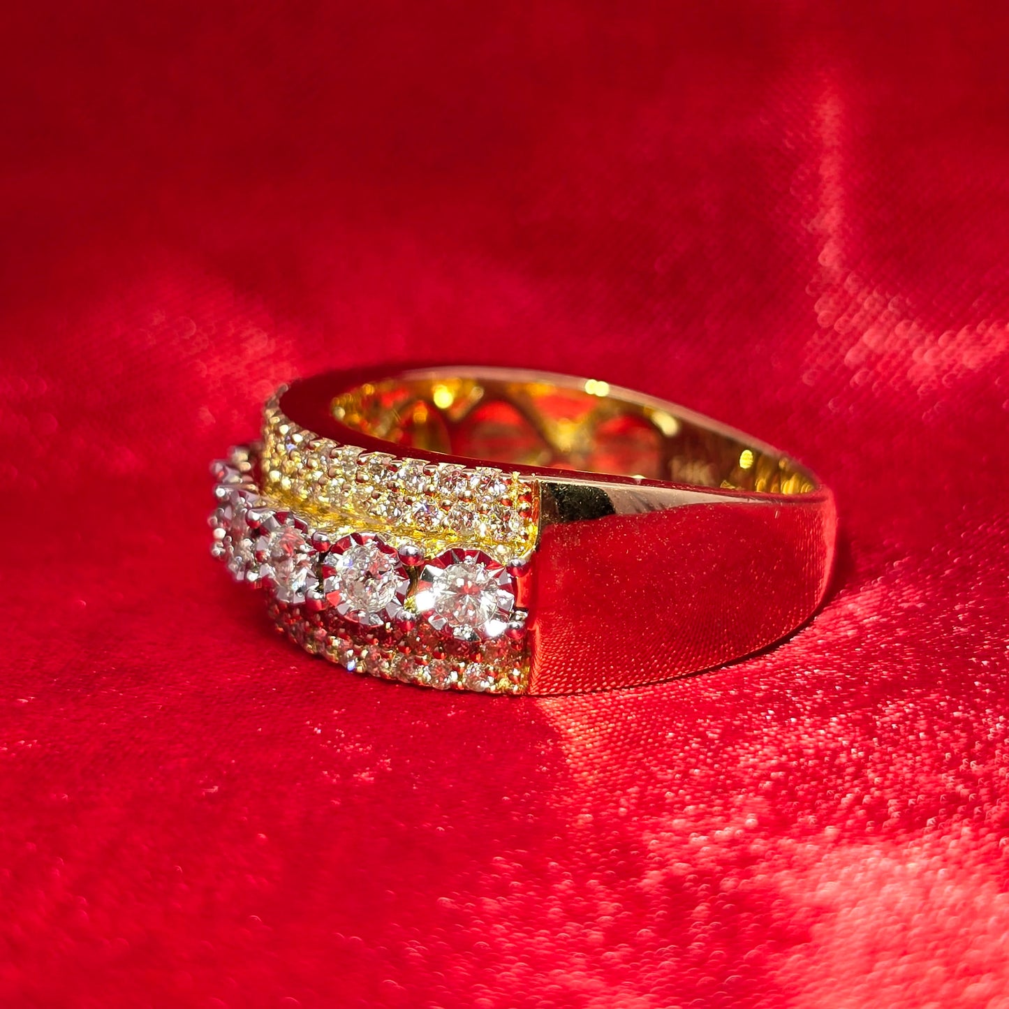 Diamond Wedding Band Ring 1.30 CTW in 10K Yellow Gold – Round Cut