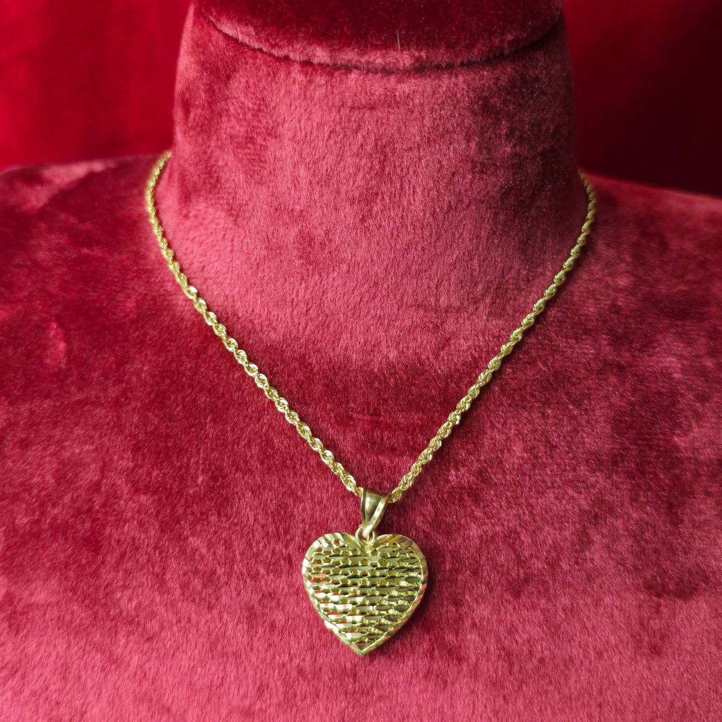 10K Luxury Heart Gold Pendant With 10K Gold Rope Chain 20"