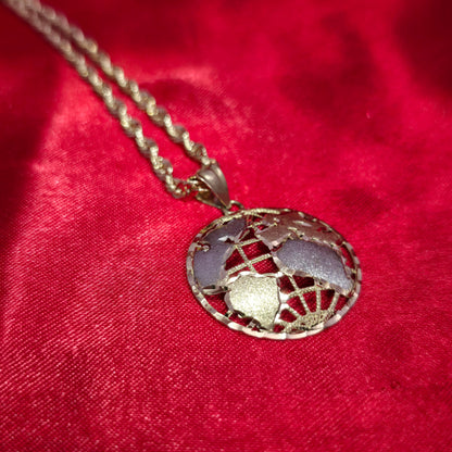 10K Gold Wolrd Pendant Two Tone With 10K Rope Chain 20"