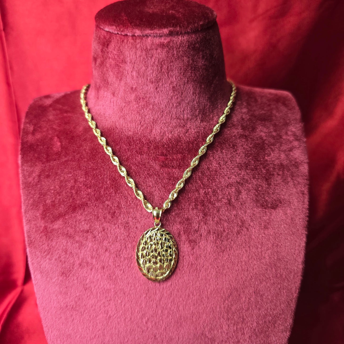 10K Gold Oval Nugget Pendant With 10K Rope Chain 20"