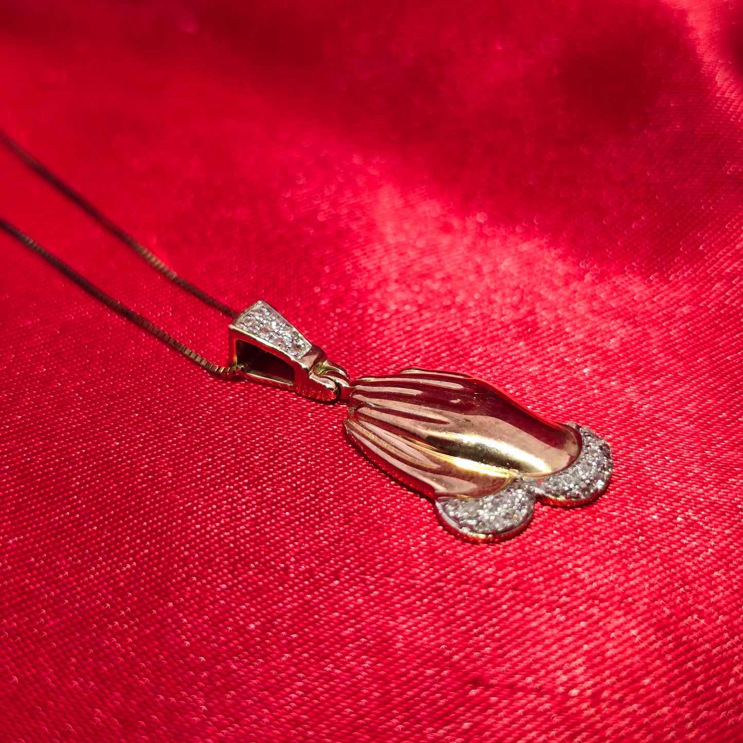 10K Yellow Gold Diamond Praying Hands Necklace for Women | 1/6 CTW