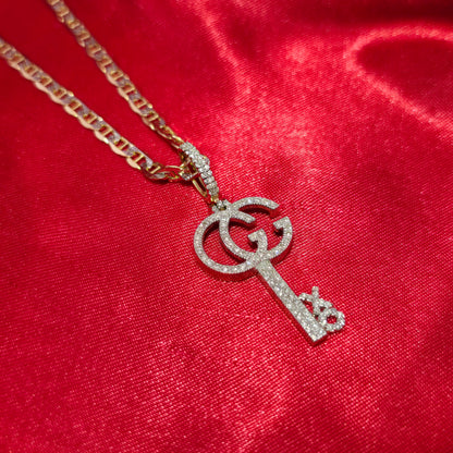 Diamond Key Pendant Necklace in 10K Yellow Gold – 1.0 CTW | Designer-Inspired Jewelry Set