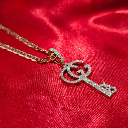 Diamond Key Pendant Necklace in 10K Yellow Gold – 1.0 CTW | Designer-Inspired Jewelry Set