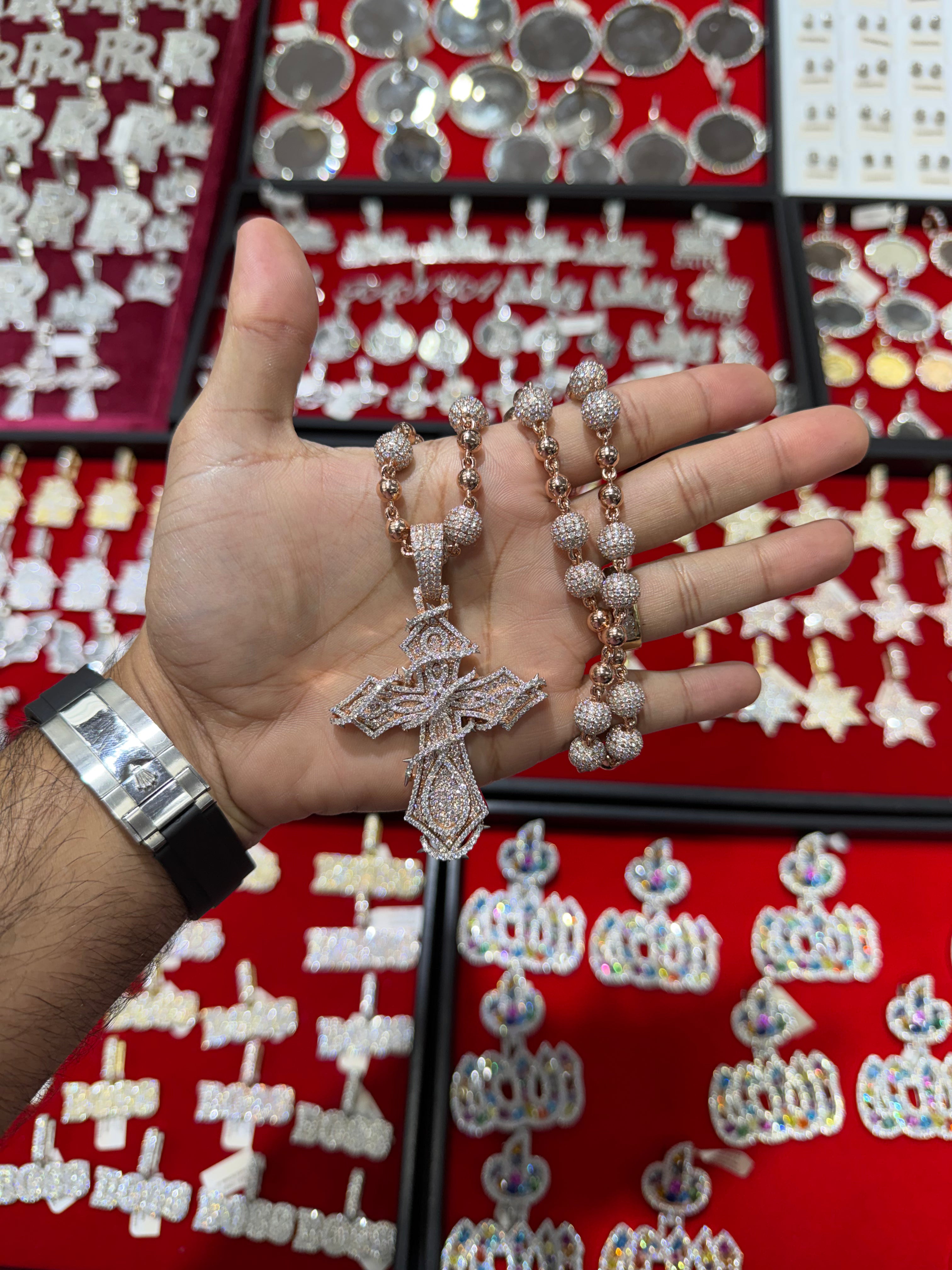 Vvs beads chain and cross pendant