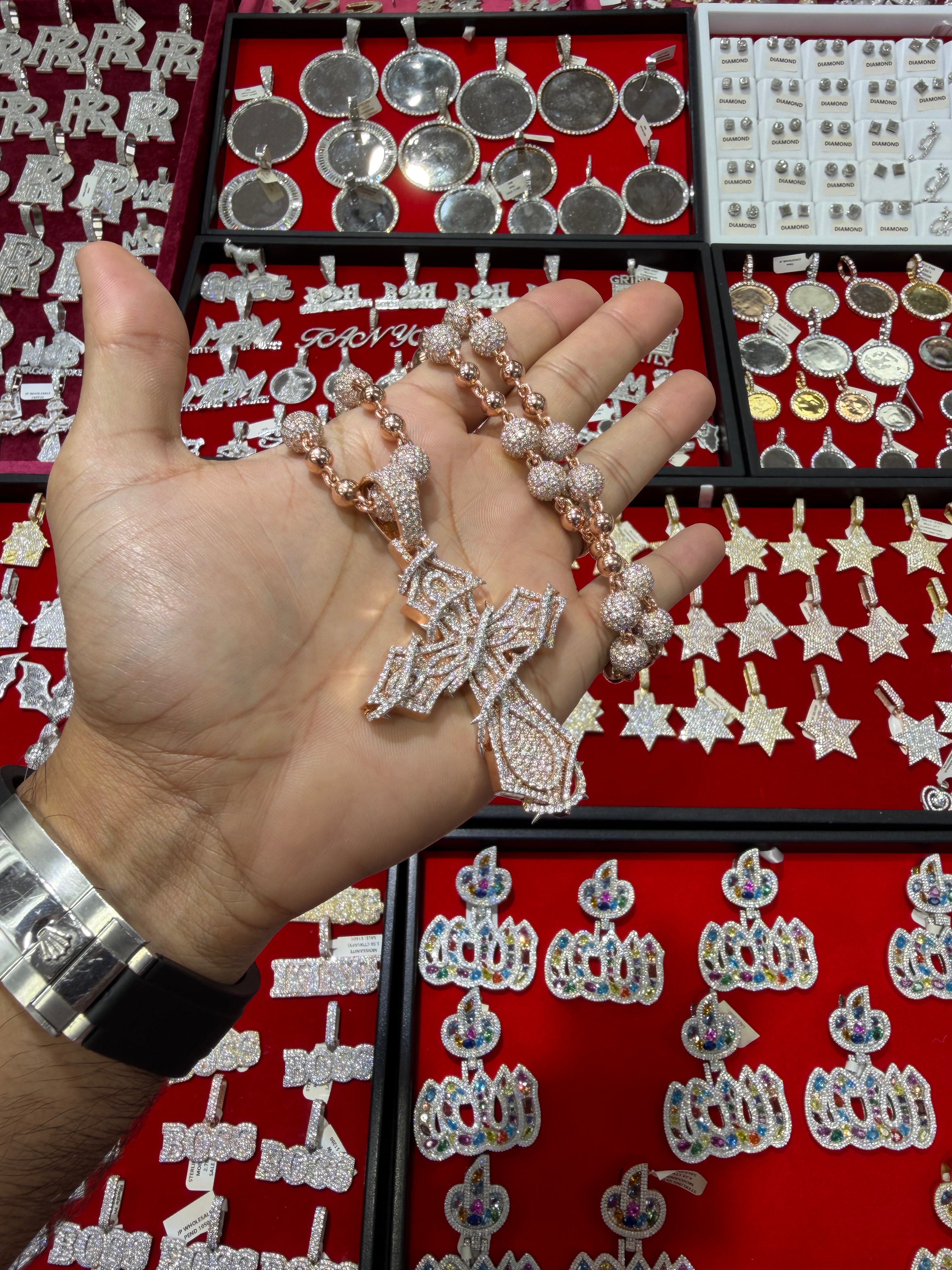 Vvs beads chain and cross pendant