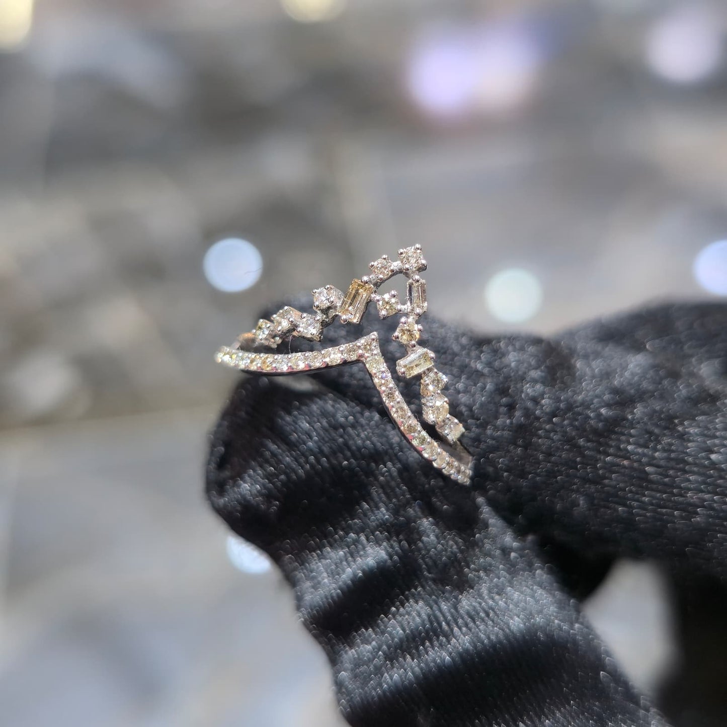 10K White Gold Natural Diamond V-Shaped Band Ring – 0.60 CTW