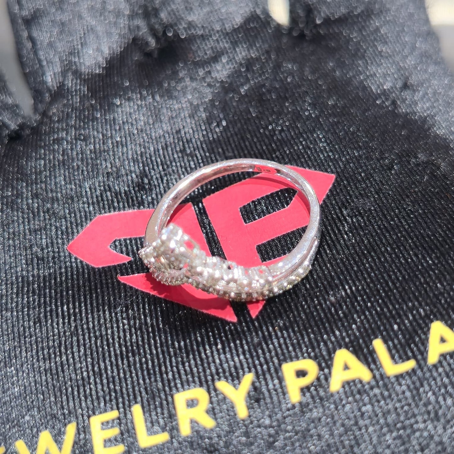 10K White Gold Natural Diamond V-Shaped Band Ring – 0.60 CTW