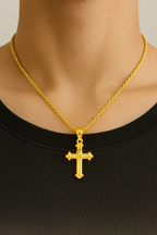 10K yellow gold cross pendant necklace detail
