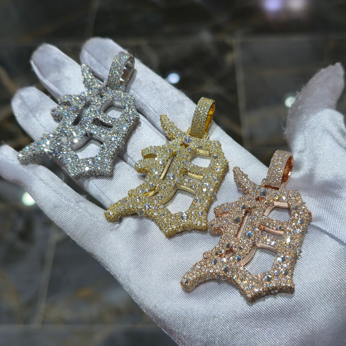 Vvs Detroit D pendant